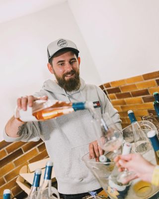 Velikonoční otevřené sklepy v Čejkovicích byly pořádná jízda! 🤪🥂 Děkujeme všem, co nás navštívili, přišli pokecat nebo...