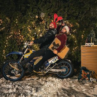 🎄🥂 Vánoční karton – Jízda plná chutí! 🥂🎄 Vánoce si zaslouží pořádnou porci zážitků – a co je lepšího než víno, které vás...